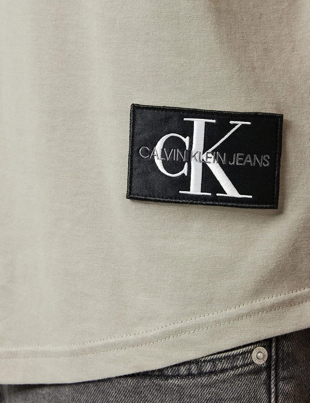 Calvin Klein Jeans Herren Badge Turn Up Sleeve Kurzarm Strickoberteile, Grau (Elephant Skin)