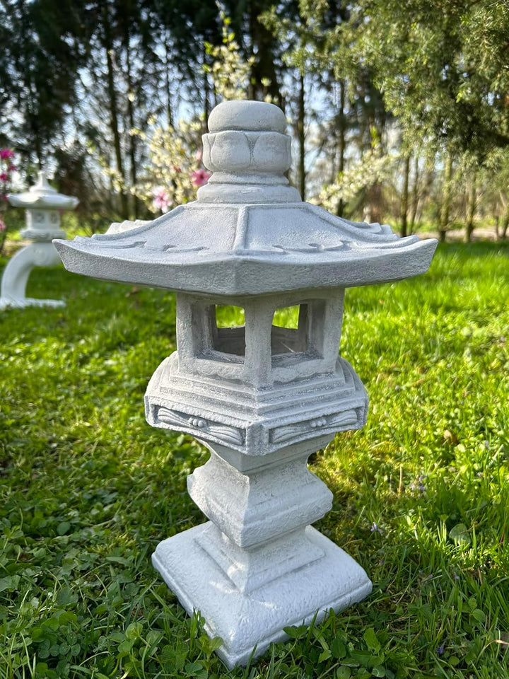 FABRIQ Japanische Laterne Yukimi-Doro 42 cm – Wetterfeste Steinlampe für Aussenbereich – Japanische