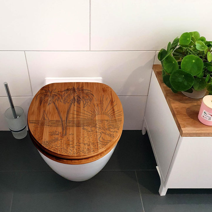 banjado® Hochwertig gravierter Design WC Sitz Bambus Absenkautomatik Palmenstrand/Toilettendeckel mi