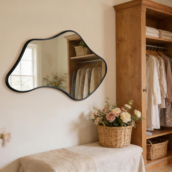 Unregelmässiger Wavy Wandspiegel mit Metallrahmen &amp; Gehärtetem Sicherheitsglas für Badezimmer, Schla