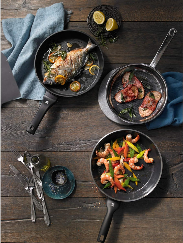 WMF Permadur Premium Bratpfanne Induktion 20 cm, Aluminium beschichtet, Kunststoffgriff mit Flammsch