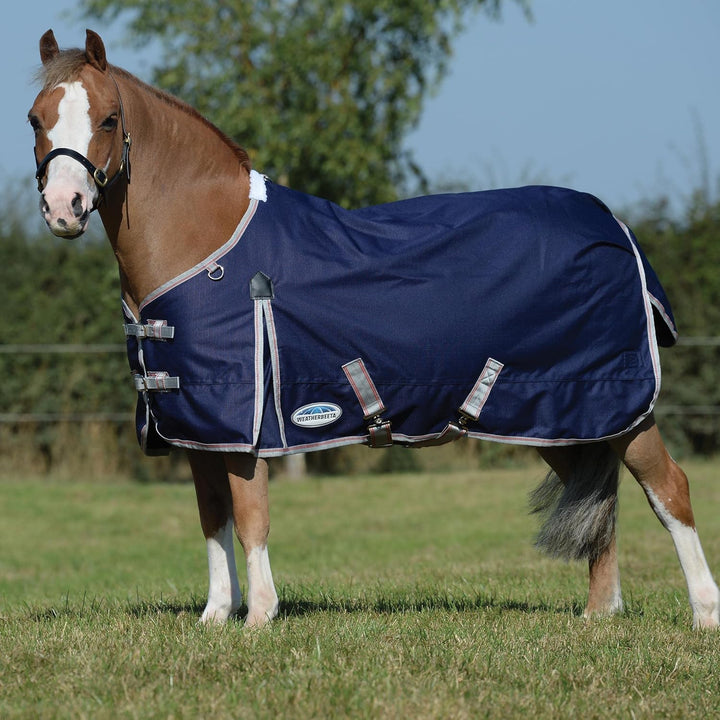 Weatherbeeta Comfitec Standard-Pferdedecke Essential, Halsweite mittelgross, Navy/Silver/Red, 6ft 3