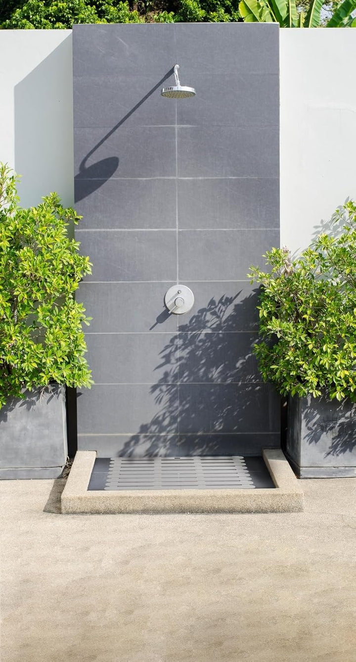 WENKO Baderost Indoor & Outdoor, Rutschhemmender Bodenrost, Für Bad, Poolbereich, Kunststoff, 80 x 5