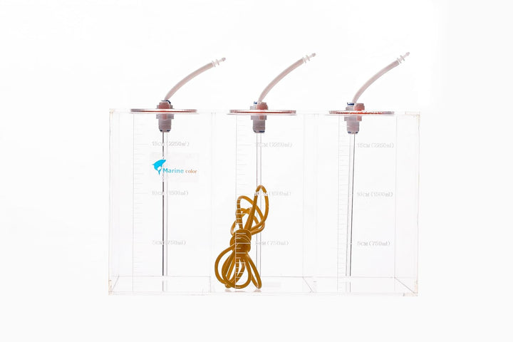 Marinefarbener, aus Acryl gefertigter Flüssigkeitsaufbewahrungseimer mit Dosierpumpe und automatisch