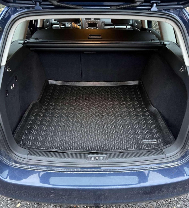 AZUGA Kofferraumwanne mit Antirutsch-Oberfläche passend für VW Golf 5/6 Variant Kombi 6/2007-5/2013