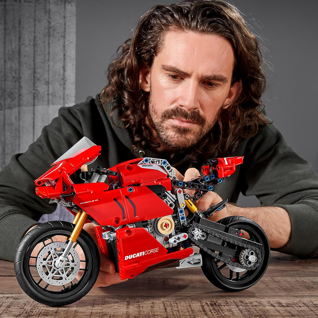 LEGO 42107 Technic Ducati Panigale V4 R Motorrad, Supermotorrad-Schaustück für Sammler, Set für Kind