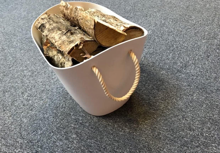 Holzkorb Kaminkorb Aufbewahrungskorb aus Kunststoff in weiss mit zwei tollen Seilgriffen