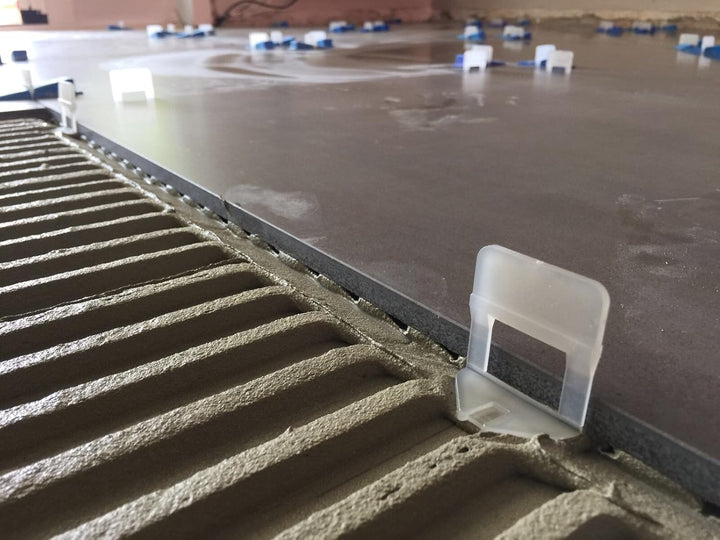 Nivelliersystem 0,5 mm Fugenbreite! Für eine Fliesenstärke von 3-12mm geeignet! Basis-Set 100L+100K+