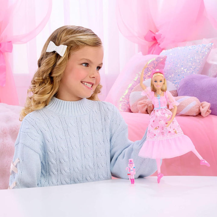 Barbie im Nussknacker Clara Ballerina-Puppe im rosa Satinkleid mit Puffärmeln, beweglichen Knöcheln