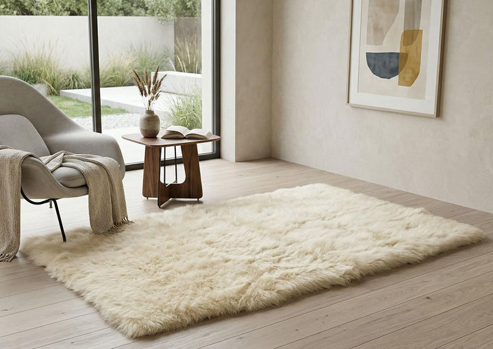 LAMMFELL TEPPICH CHAMPAGNER CREME WEISS CA. 200 x 110 cm FELL TEPPICH KURZWOLLIG AUS 4 SCHWEDISCHEN