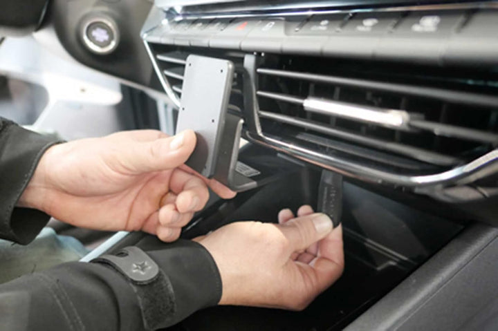 Brodit | ProClip Fahrzeughalter 855619 | Made IN Sweden | Mittelbefestigung | für linkslenkende Fahr