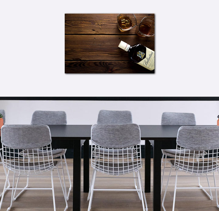 Leinwand (80x60cm): Wandbild Küchendeko Whisky mit zwei Gläsern auf dunklem Hol 80x60 cm, 80x60 cm