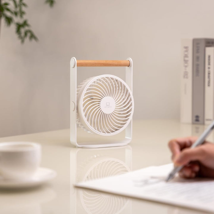 Tragbarer Ventilator, weiss.