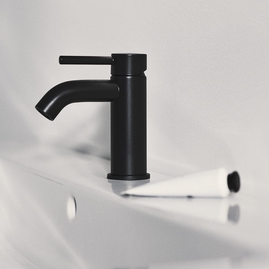 Ideal Standard BC822XG Ceraline Waschtischarmatur mit Push-Open Ventil, Bad-Wasserhahn mit Auslauf,