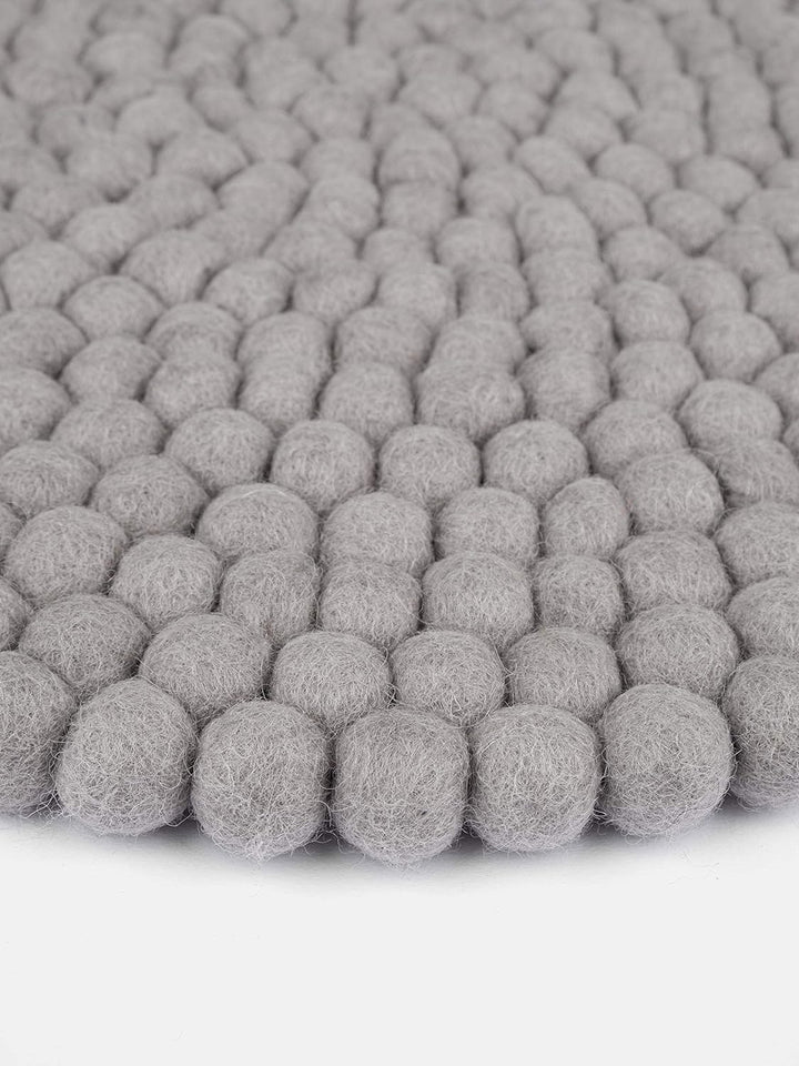 myfelt Filzkugel Sitzauflage Stuhlauflage - Luis - rund, Ø 36 cm, Grau Hellgrau, Hellgrau