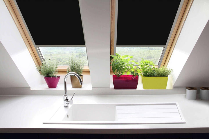 Skylight Rollos für Velux Dachfenster – Verdunkelungsrollo – Schwarz – Silberfarbener Aluminiumrahme