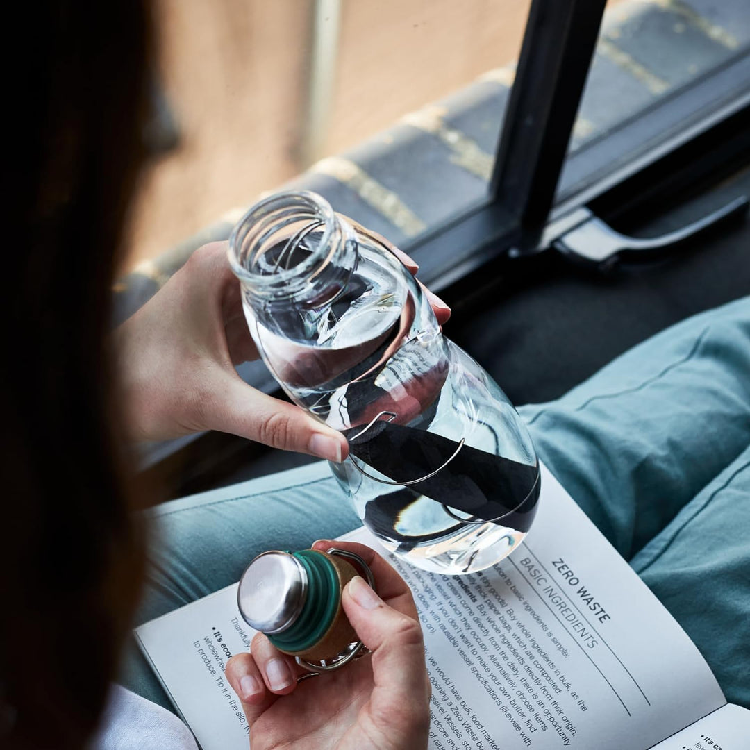 black+blum Eau Good Glas (optimiertes Design), olive, 650 ml 650 ML Olive, 650 ML Olive