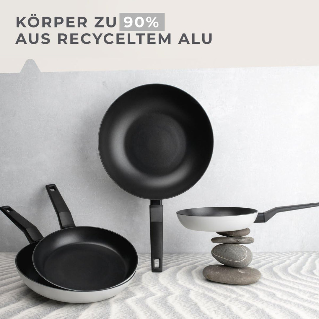 Fackelmann Bratpfanne Balance 24 cm, Antihaft-Pfanne aus 90% recyceltem Aluminium mit ergonomischem