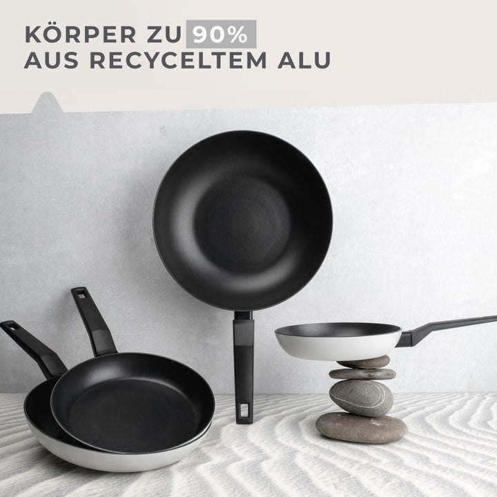 Fackelmann Bratpfanne Balance 24 cm, Antihaft-Pfanne aus 90% recyceltem Aluminium mit ergonomischem