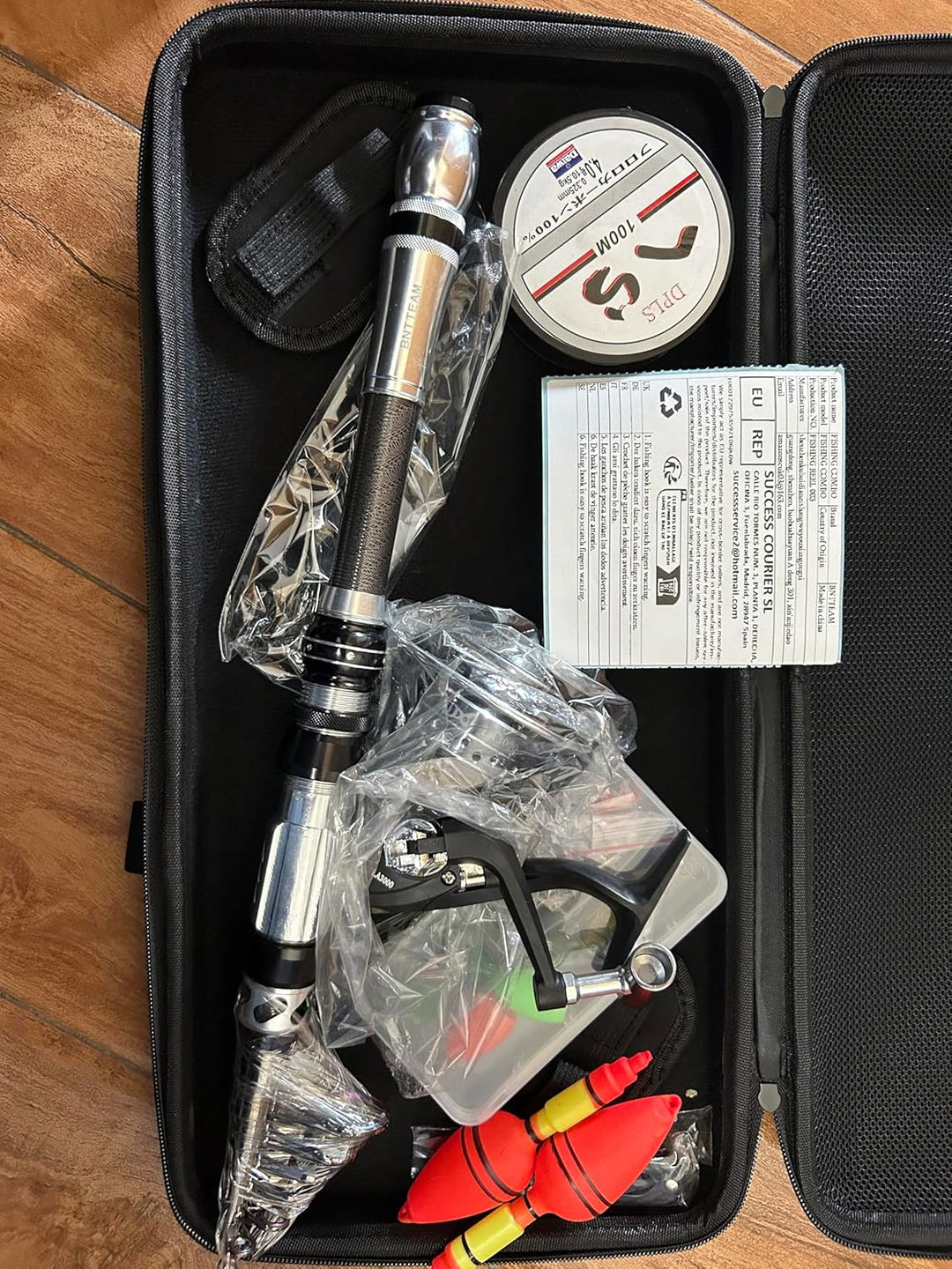 BNTTEAM Tragbares Angel-Spinnruten- und Rollen-Kombi-Set Kohlefaser-Fluoreszenz-Rutenspitze, mit Ang