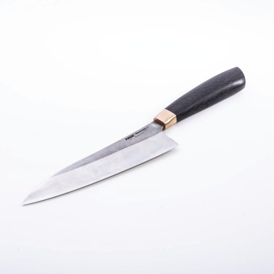 Pirge Handmade X KROP Küchenmesser | 18 cm Kochmesser | 60 HRC Edelstahl, 1500 Jahre altem Mooreiche