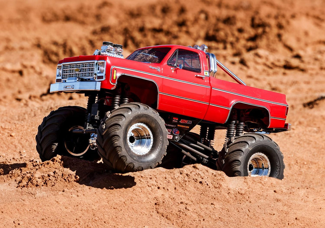 TRAXXAS TRX-4MT Chevy K10 rot 4x4 1/18 Monster-Truck RTR Brushed, mit Akku und USB Ladegerät