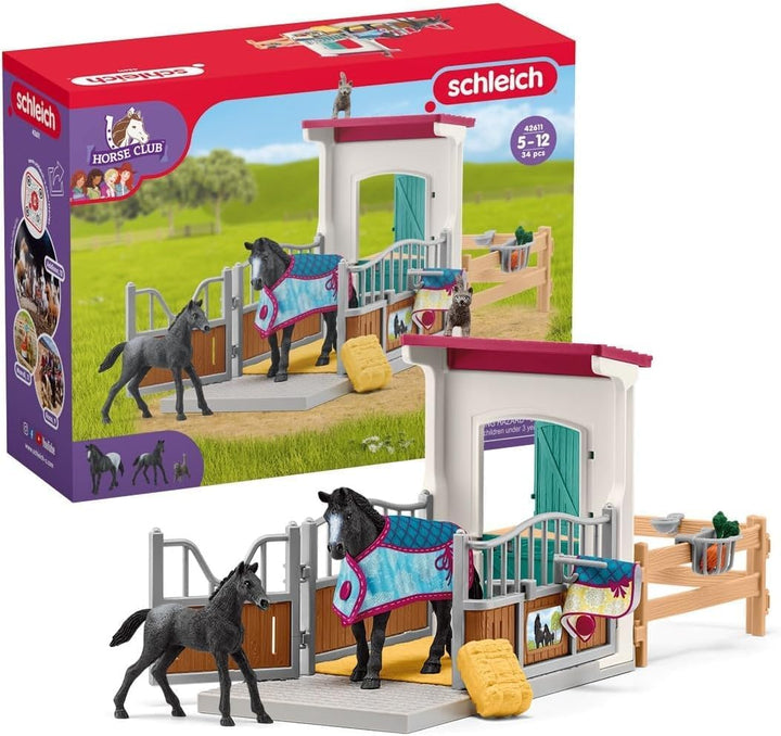 SCHLEICH 42611 Horse Club Pferdebox mit Stute und Fohlen &amp; 42612 Hindernisse Zubehör, für Kinder ab