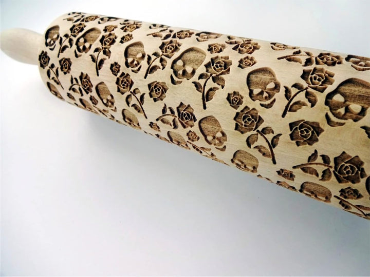 TOTENKOPF mit ROSEN Geprägte Nudelholz. Teigrolle mit Schädel un Blumen. Kekse. Präge Teigrolle. Hal