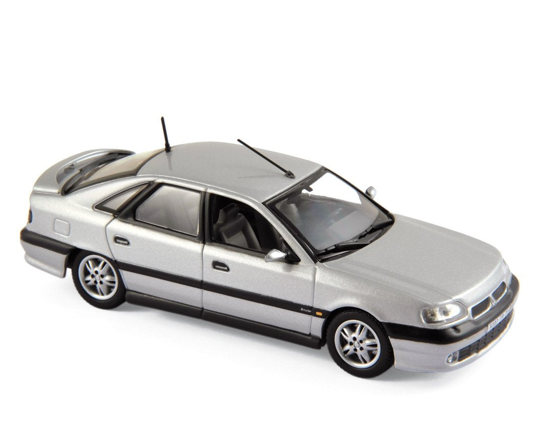 Norev NV517747 1:43 1993 Renault Safrane Biturbo Baccara Silber