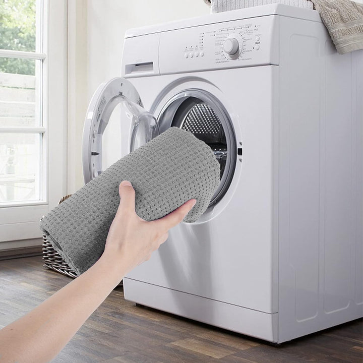 Polyte - Yoga Handtuch aus Mikrofaser mit Rutschfester Silikon Unterfläche und Elastischen Bändern,