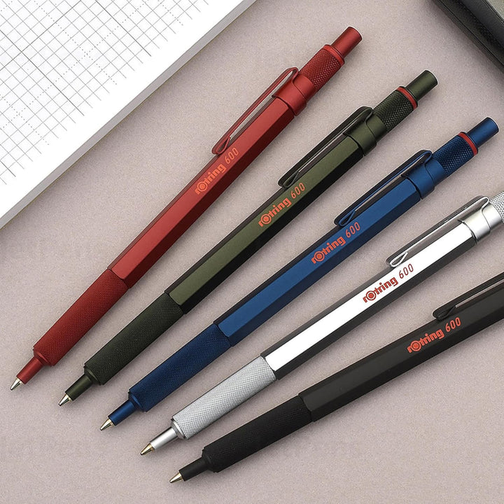 rOtring 600 Kugelschreiber | mittlere Spitze | Schwarze Tinte | Blauer Schaft | nachfüllbar, Blau