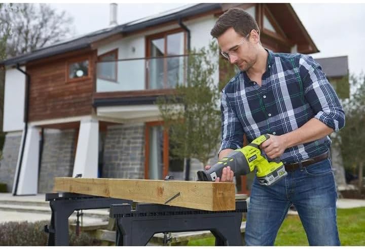 Ryobi 18 V Akku-Säbelsäge R18RS- (Säbelsäge / Säge mit 28 mm Hublänge, mit Sägeblatt, ohne Akku + La