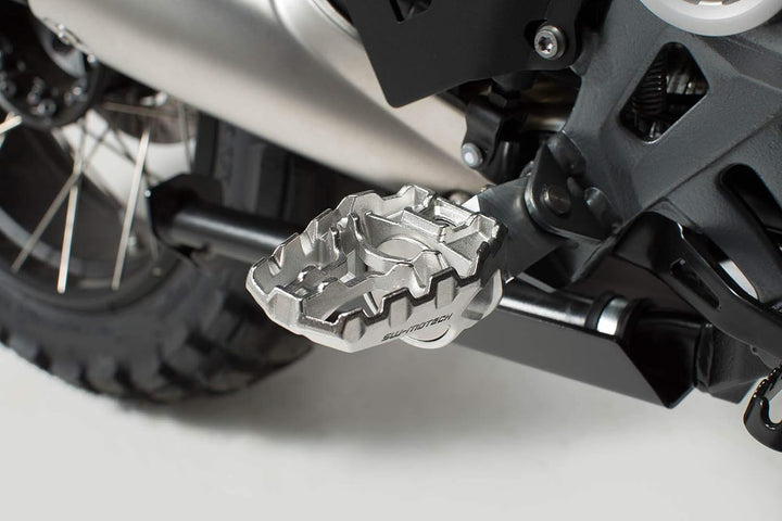 SW-MOTECH EVO Fussrasten-Kit für Tiger 1050 (06-), R1200R (11-14) / R nineT (14-)