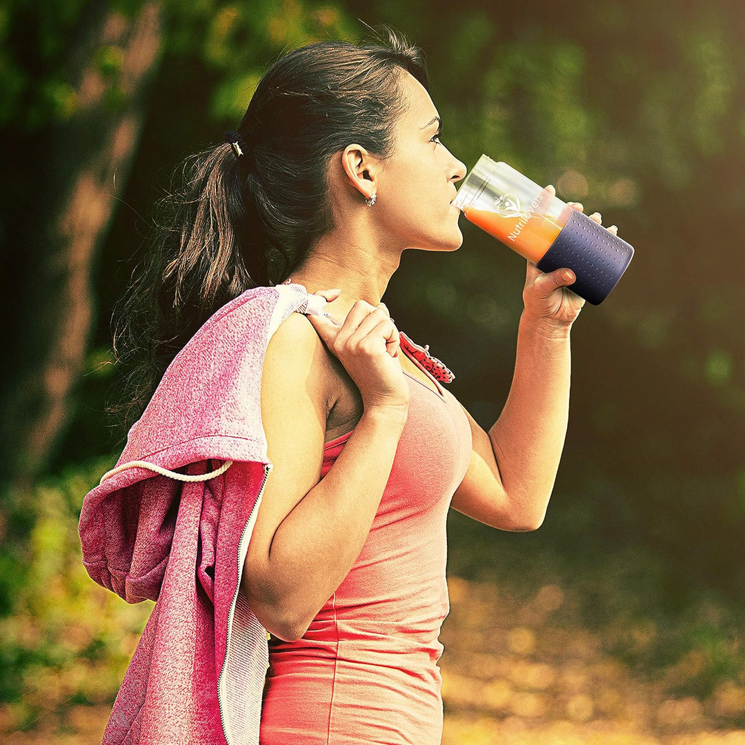 Nutrilovers Slow Juice Saft Glasflasche to go - Gefrierfeste Glas Trinkflasche aus robustem Borosili