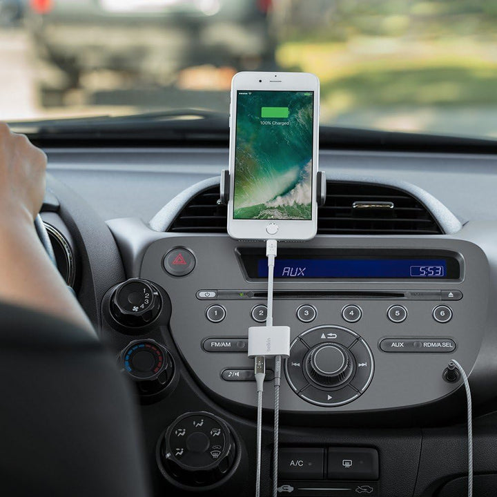 Belkin 3,5 mm Audio + Charge Rockstar (iPhone Aux-Adapter/iPhone-Ladeadapter), weiss 3.5mm audio + c