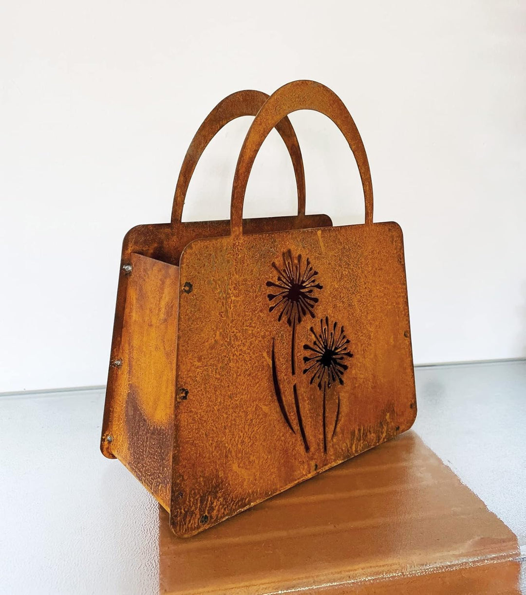 STEINFIGURENWELT GIEBEN Edelrost Handtasche mit 2 Blumen 27x32cm Tasche zum Bepflanzen Rost Pflanzta