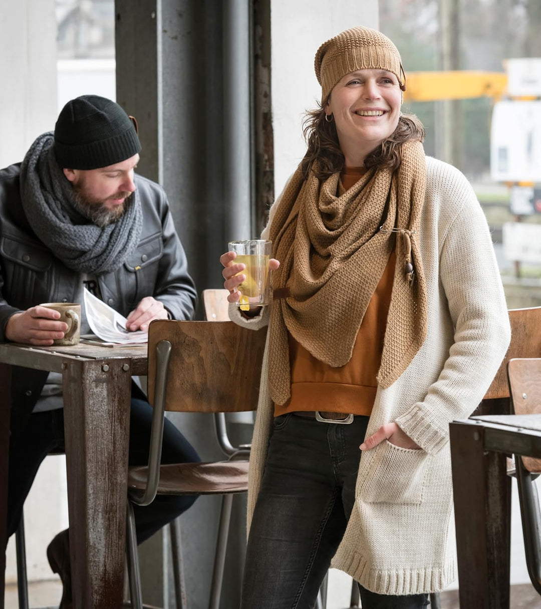 KNIT FACTORY - Dreiecksschal Coco - Damen Strickschal mit Wolle - Umschlagtuch für den Herbst und Wi
