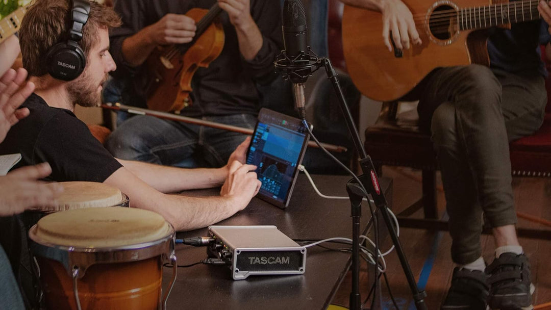 Tascam Series 102i - USB-Audio-/MIDI-Interface mit DSP-Mixer (10 Eingänge, 4 Ausgänge)
