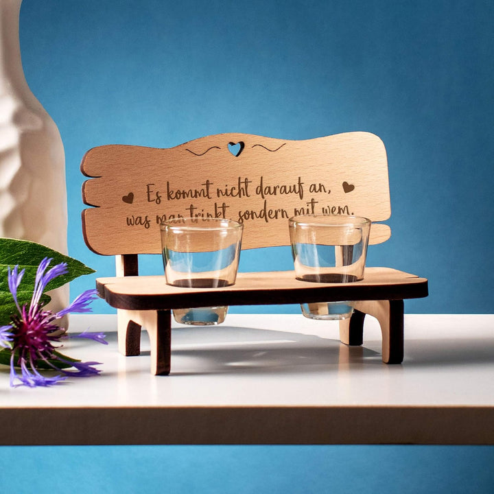 Schnapsbank mit Gravur, Schnapsgläser mit kleiner Holzbank, Hochzeitsgeschenk für Brautpaar, Trinksp