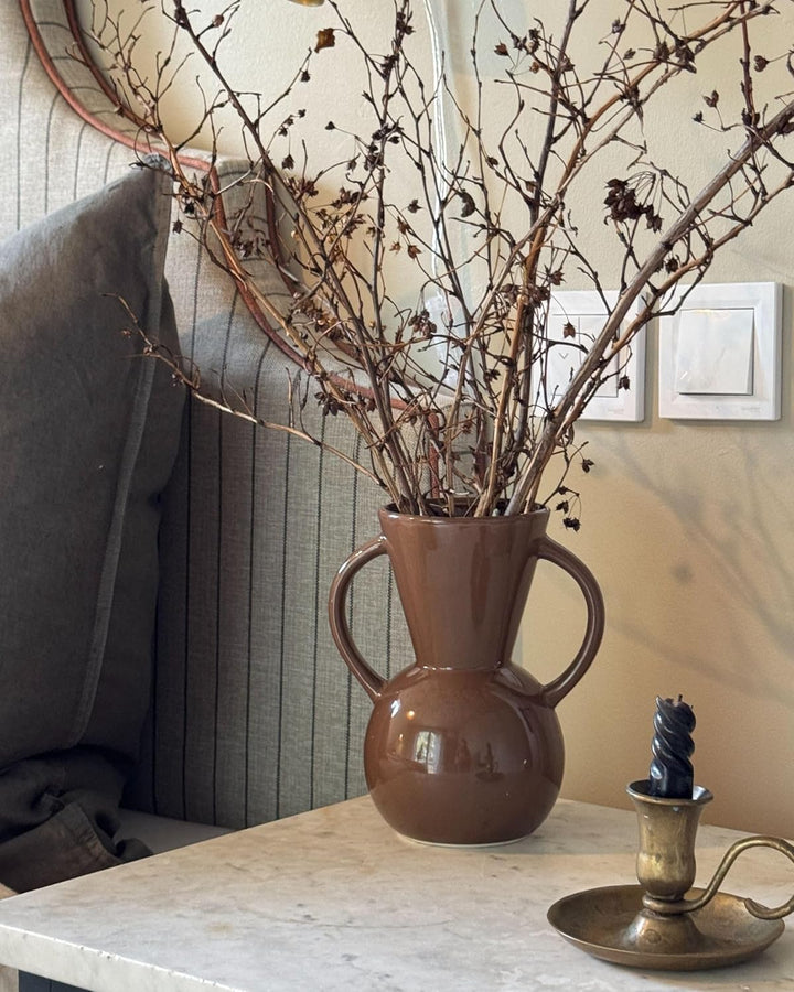Moderne dekorative Vase Braun minimalistisches Wohnaccessoire Orestiada