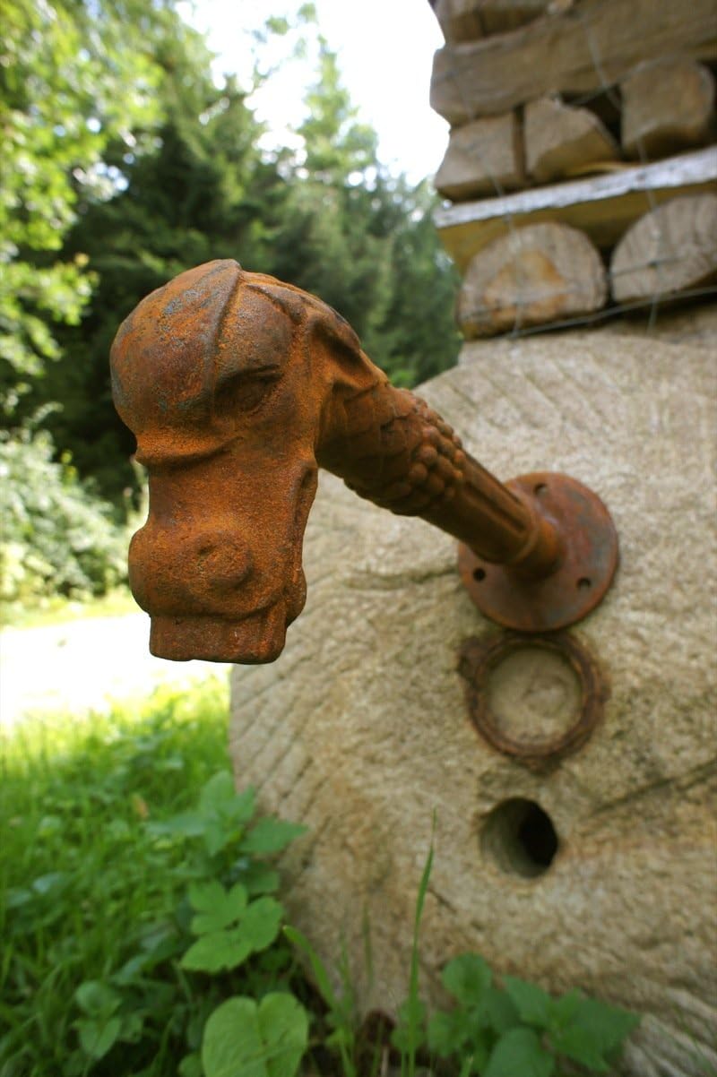 Antikas - Wasserspeier, Brunnenauslauf, Brunnen - Fabelwesen Gargoyle als Speier
