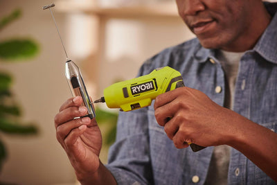 Ryobi Akku-Schraubendreher mit schwenkbarem Griff, 4 V (1 x 2,0 Ah) ONE+
