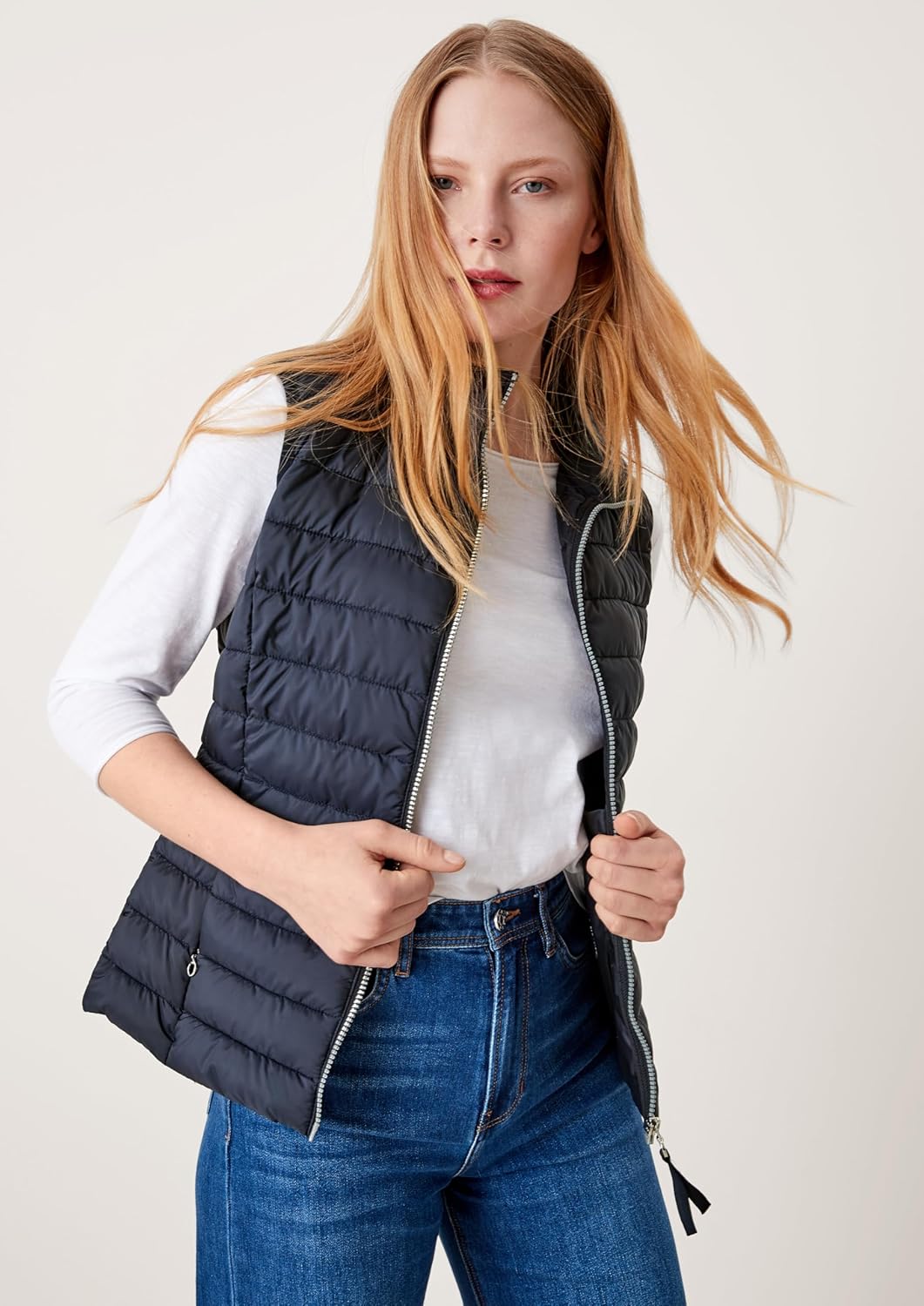 s.Oliver Herren Steppweste – Slim Fit, leicht gefüttert, Stehkragen – Funktional für Outdoor, Überga