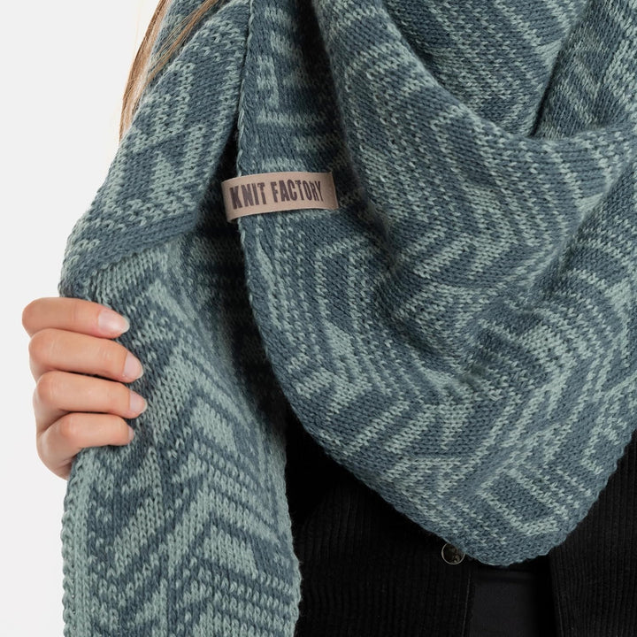 KNIT FACTORY - Dreiecksschal Josh - Damen Strickschal mit Wolle - Umschlagtuch für den Herbst und Wi