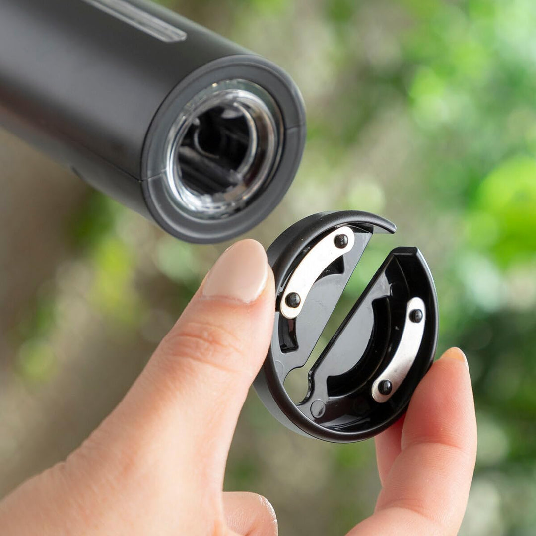 InnovaGoods - Elektrischer Korkenzieher Corkbot, Leise und Effizient, Elegantes Design, Langlebig au