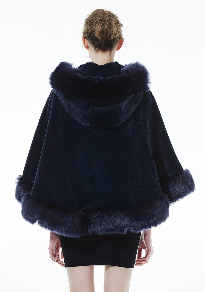 BEAUTELICATE Damen Kunstpelz Braut Umhang mit Kapuze Winter Braut Poncho Cape Kurz Warm Kunstpelz St
