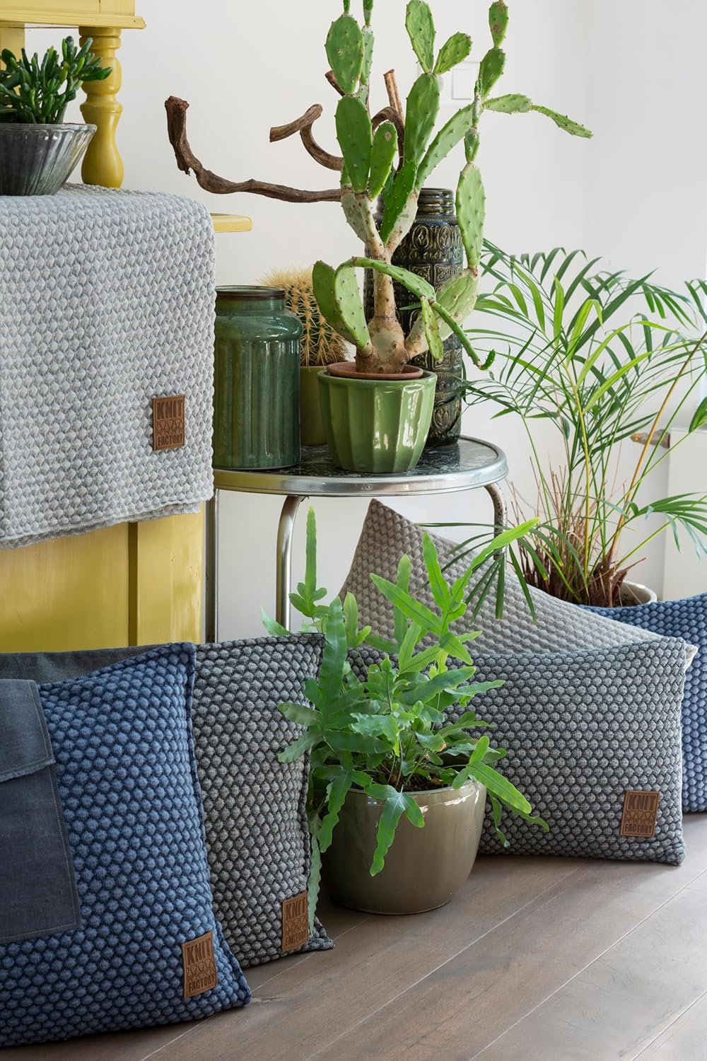 KNIT FACTORY - Juul Kissen - Zierkissen mit Füllung und Bezug - Rechteckige Dekokissen - Sofakissen