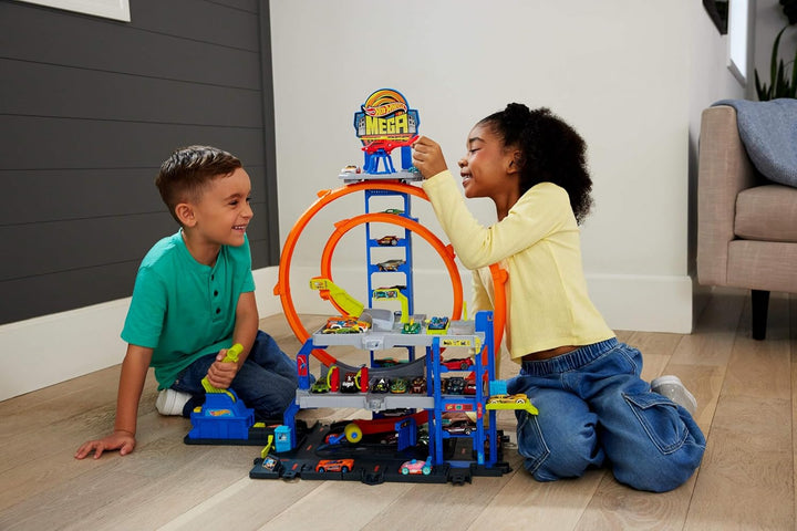 Hot Wheels Spielzeugauto Trackset, mit Die-Cast-Auto und Hubschrauber, 3 Spielebenen, 2 Loopings, Pl