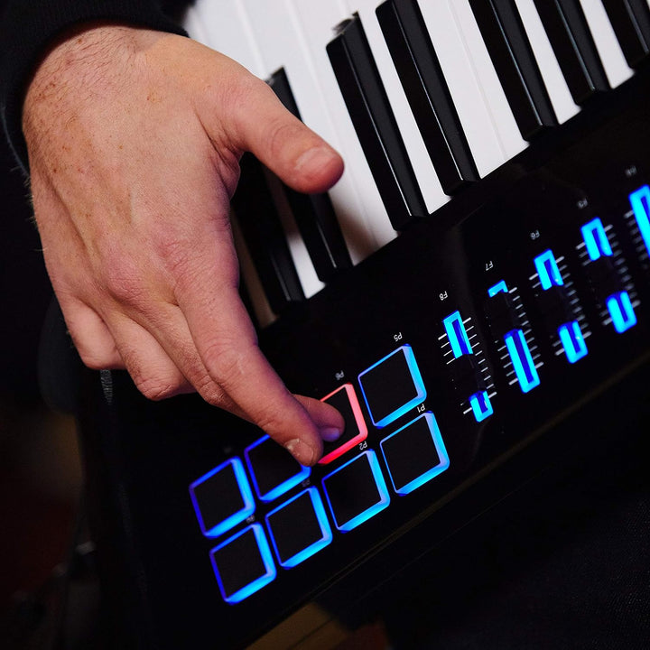 Alesis Vortex Wireless 2 | Kabelloser Hochleistungs USB / MIDI Keytar Controller sowie einem profess