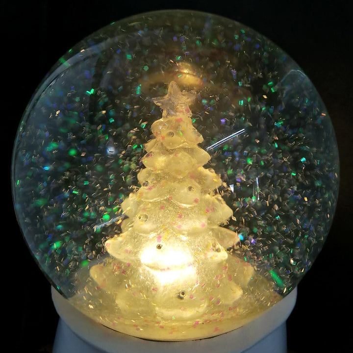 Mea-Living SCHNEEKUGEL Weihnachtsbaum mit LED Beleuchtung, weiss, Glitzer-Schnee, weihnachtliche Tan